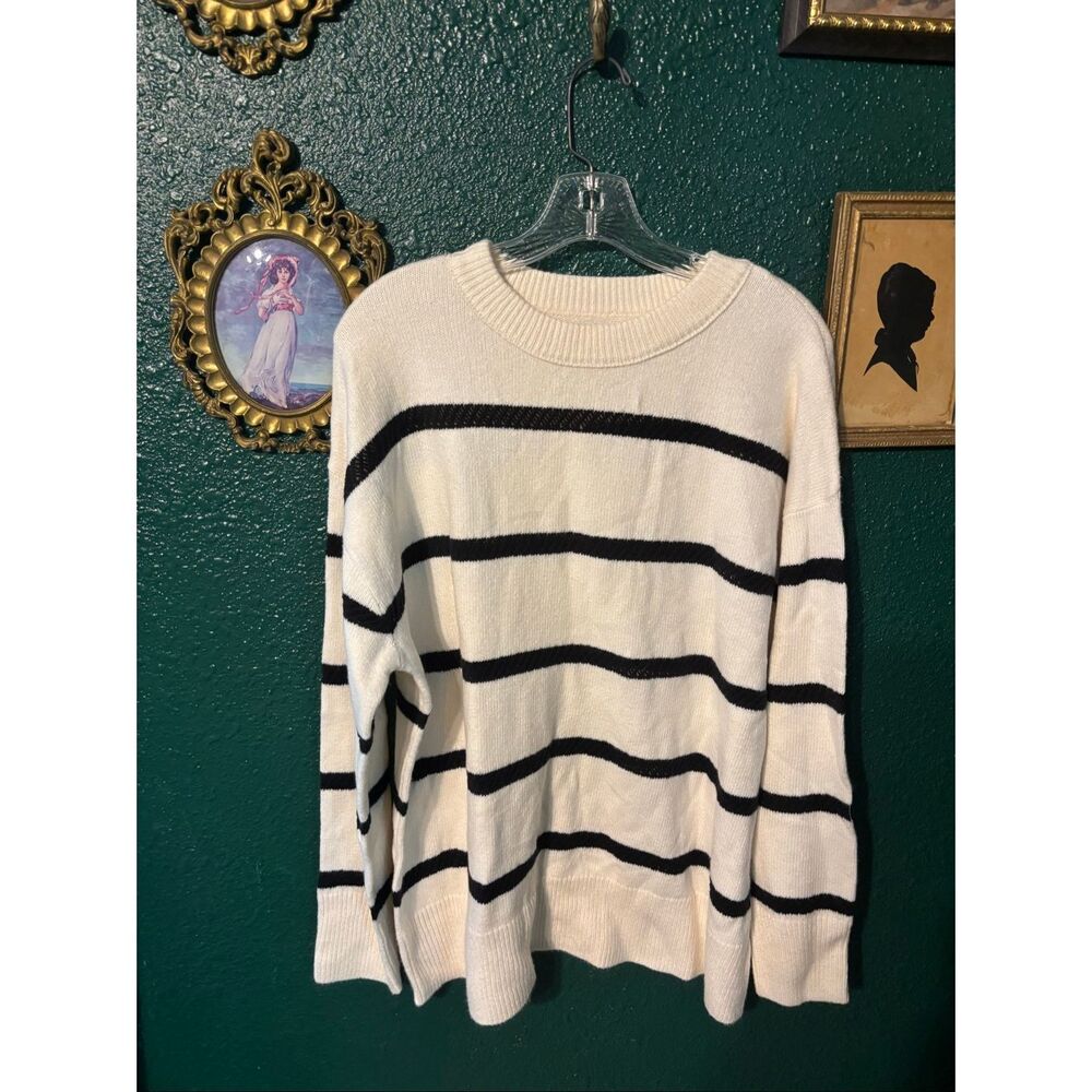 Aerie Chunky Oversized Black and White NWT Sweater Sz Medium